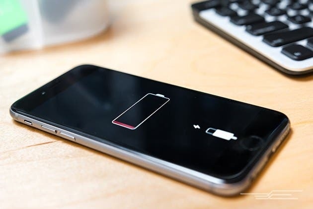 ¿Por qué la batería del iPhone se descarga y se carga lentamente cuando se actualiza al nuevo iOS?