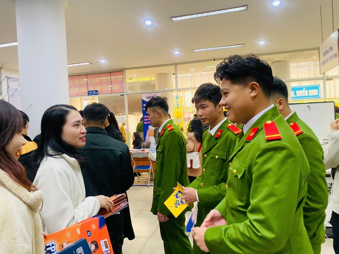 Hà Nội: Nhiều cơ hội việc làm cho chiến sĩ Công an nghĩa vụ - 2