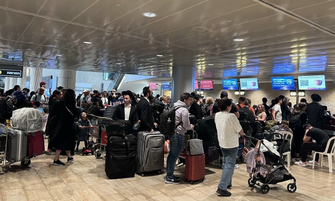 Der Ben-Gurion-Flughafen war voller Menschen, als Herr Nhan zum Check-in für seinen Rückflug nach Vietnam ankam. Foto: NVCC