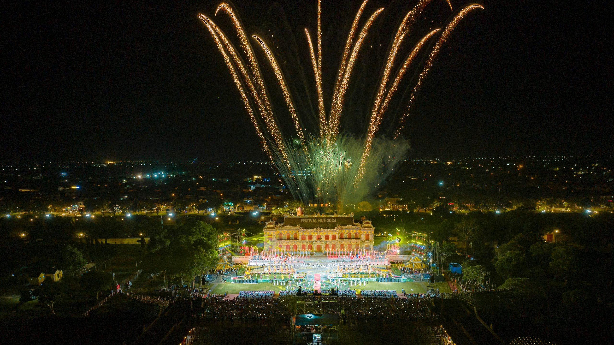 Đêm nghệ thuật đặc sắc khép lại Tuần lễ Festival nghệ thuật Quốc tế Huế 2024 - Ảnh 6.