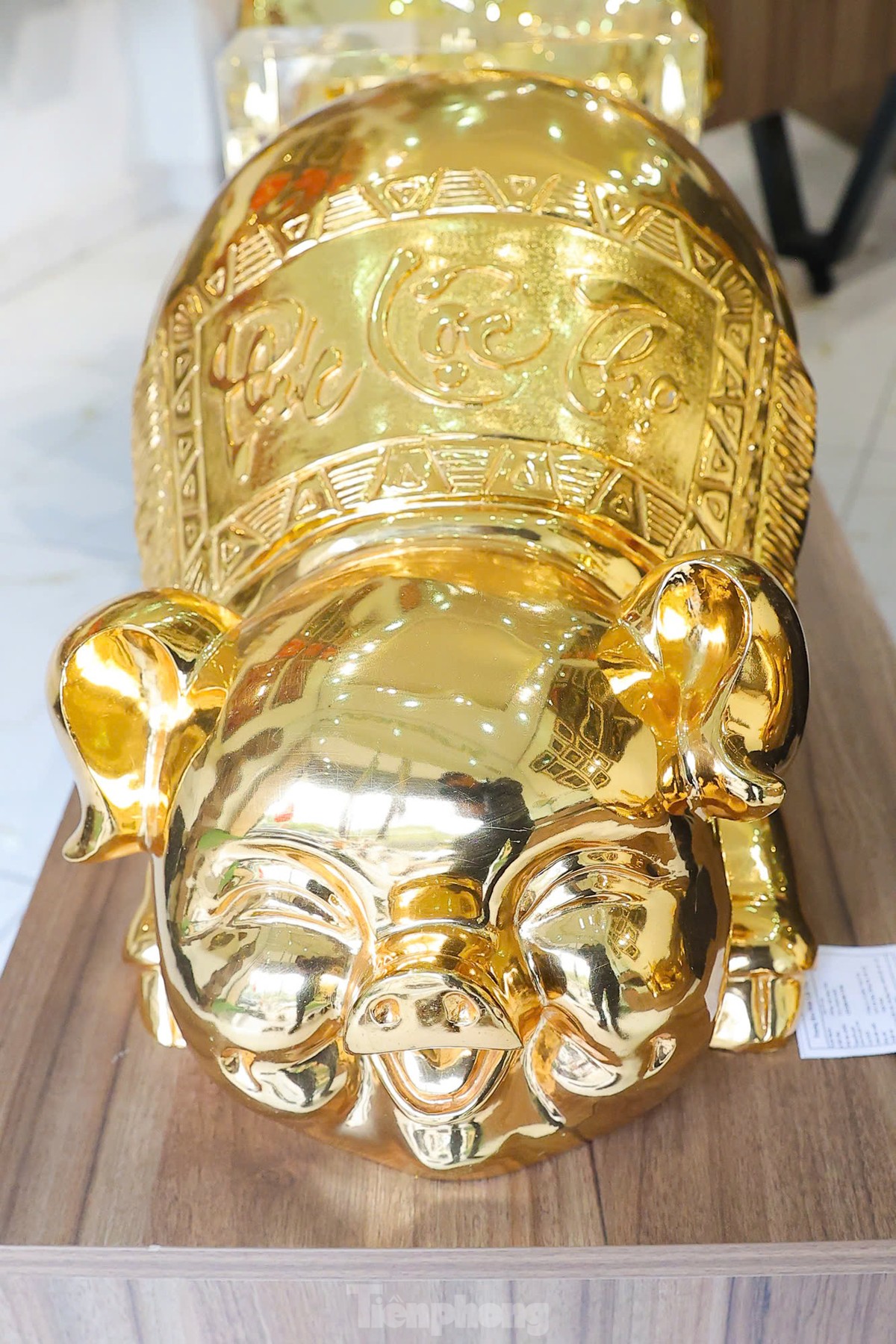 24K gold-plated statues of the 12 zodiac animals are best sellers during the Lunar New Year, photo 11