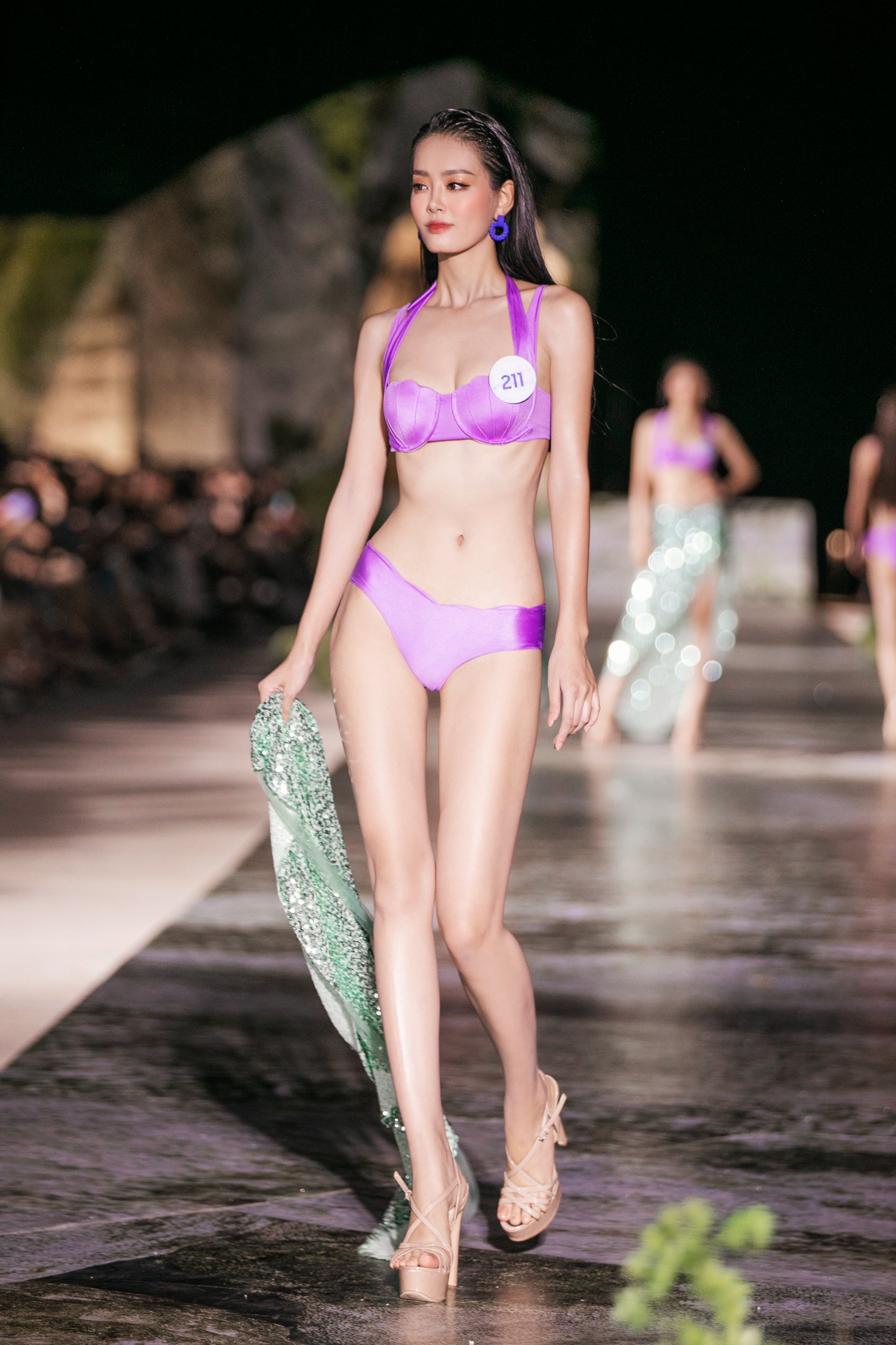 Dàn hoa hậu đốt mắt khán giả trong trang phục bikini - Ảnh 4.