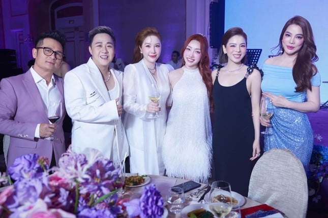 Chi Bao lud Khanh This Sohn Phan Hien und viele A-Liste-Sänger zu einem Auftritt ein (Foto 8)