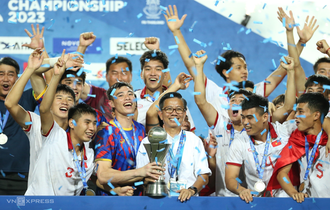 Coach Hoang Anh Tuan is proud to win the championship with the youngest U23 team in Southeast Asia.