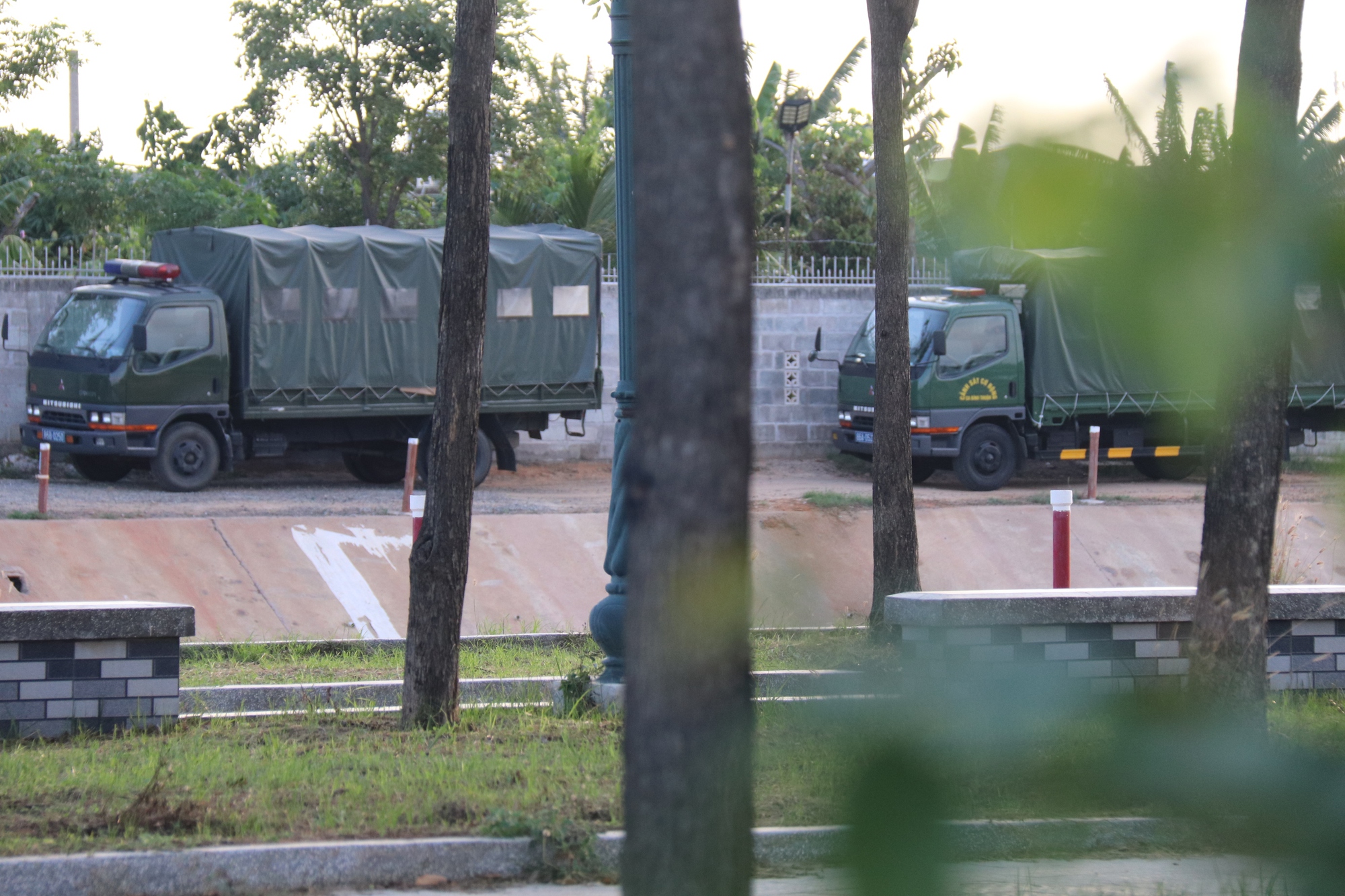 Bình Thuận: Thảo "lụi" và đàn em bị khởi tố bị can tội hủy hoại tài sản - Ảnh 3.