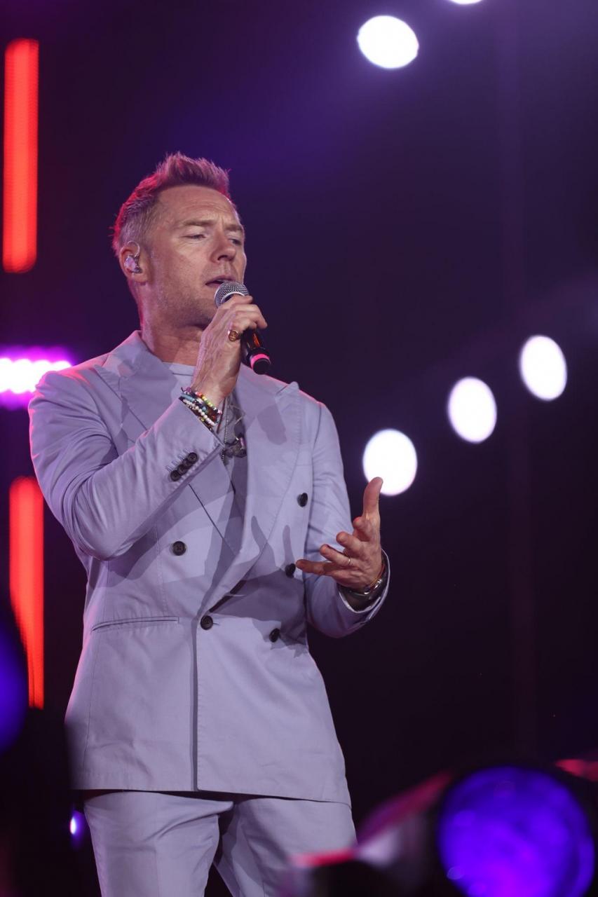 Hay Fest 2023: Ronan Keating cháy hết mình, Epik High hô vang Việt Nam - 3