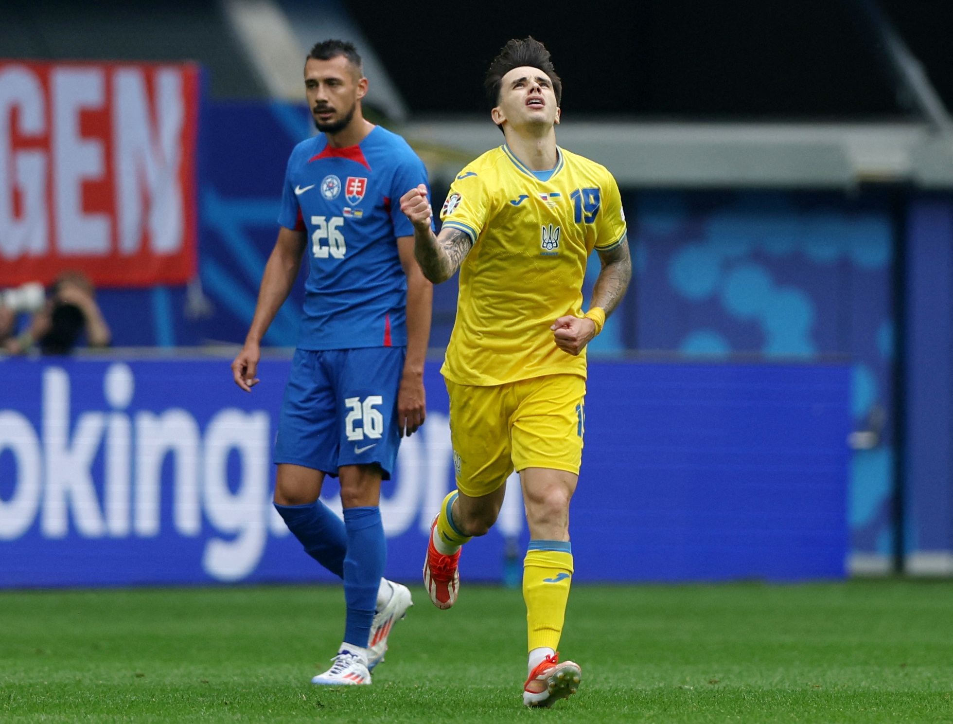 Euro 2024: Ukraine ngược dòng thắng Slovakia, thắp lại hy vọng- Ảnh 3.