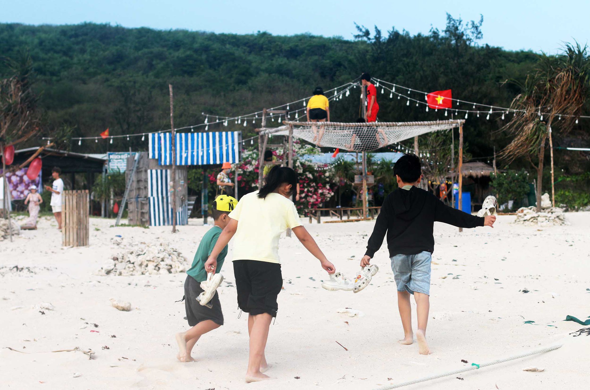 Một hòn đảo tên đảo Hòn Chùa chỉ cách bờ biển Phú Yên có 7km mà còn hoang sơ thế này đây- Ảnh 5.