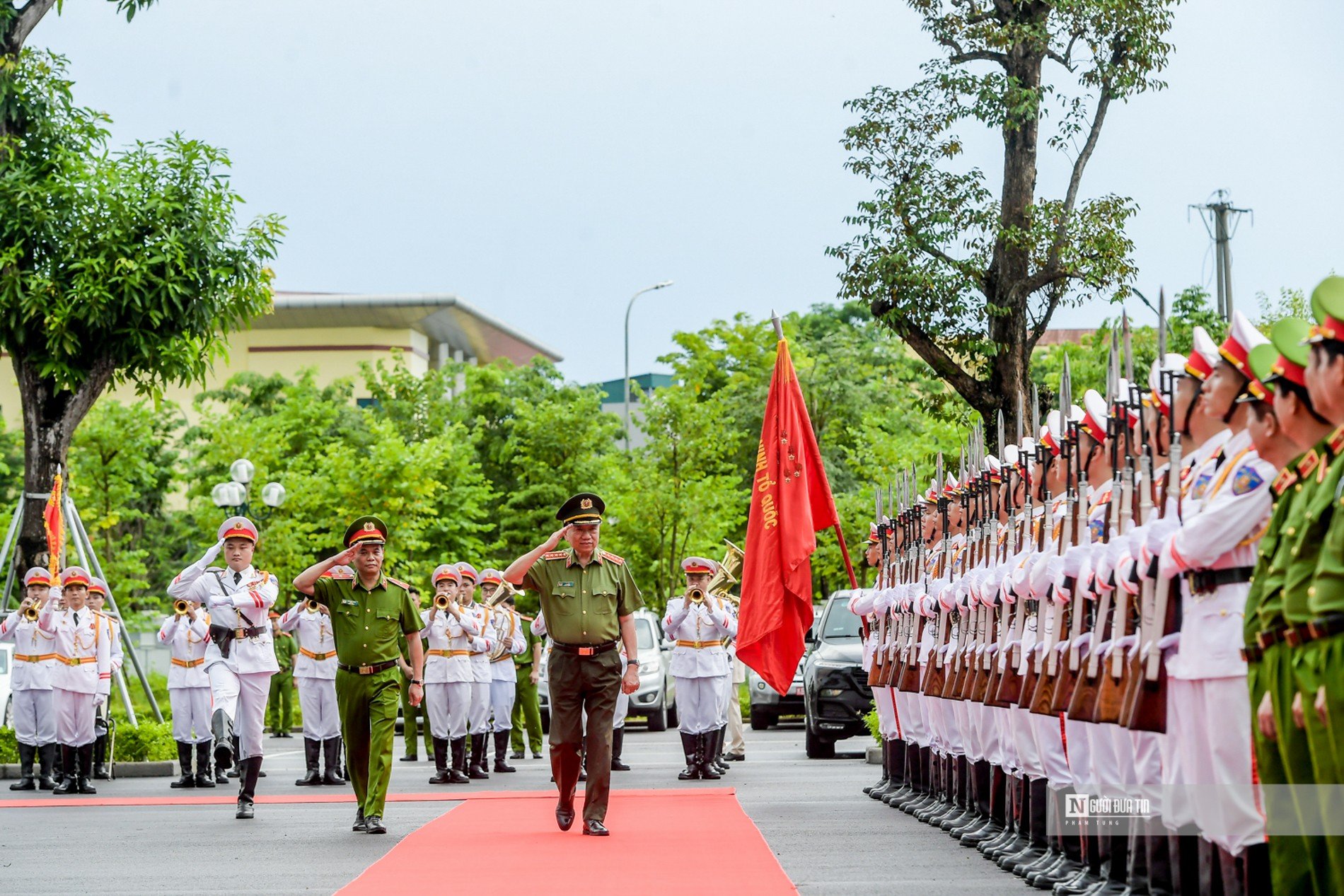 Veranstaltung - Die zeremonielle Delegation der Volkssicherheit erhielt die Vaterlandsschutzmedaille dritter Klasse