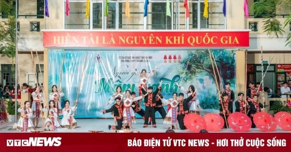 Indigné par le fait qu'une classe à Hanoi demande 800 000 VND par élève pour organiser un spectacle