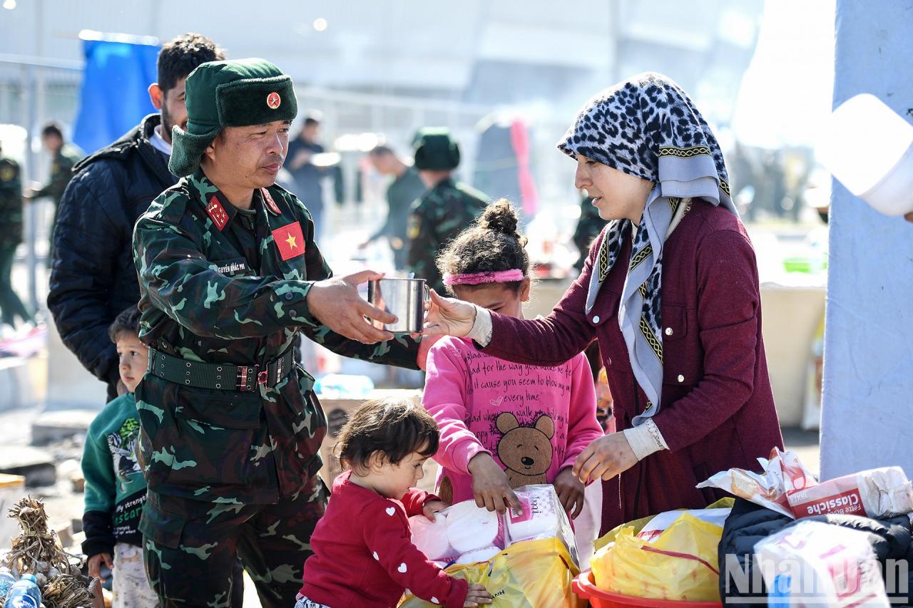 [Foto] Vietnam-Türkei-Freundschaft trotz Erdbebenkatastrophe