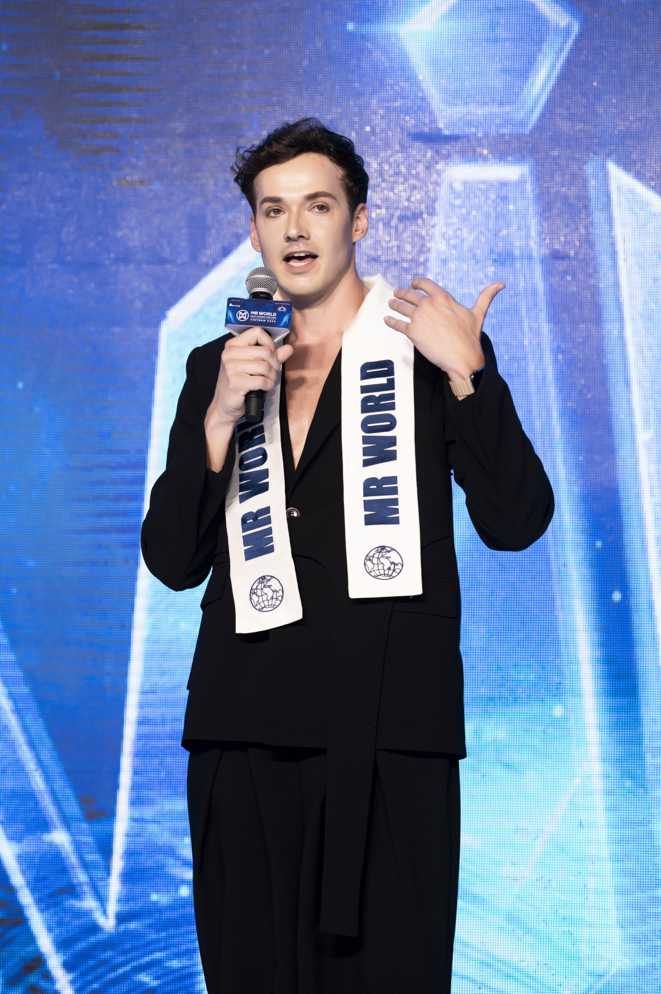 Top 30 thí sinh điển trai của chung kết Mr World Vietnam ‘chào sân’ khán giả- Ảnh 3.
