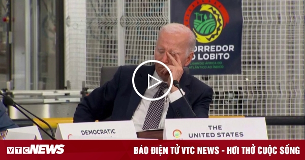 Ông Biden ngủ gật trong cuộc họp với các lãnh đạo châu Phi