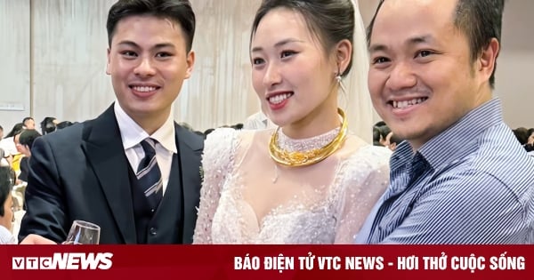 Un médico de Hanoi fue invitado inesperadamente a la boda de una paciente hace 6 años