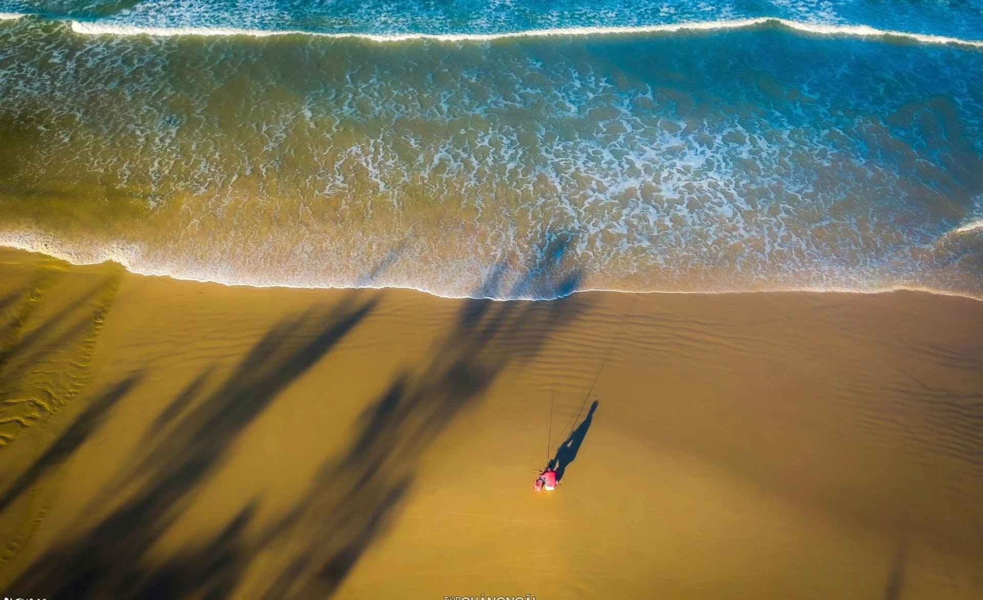 About Quang Ngai listening to the sea sing