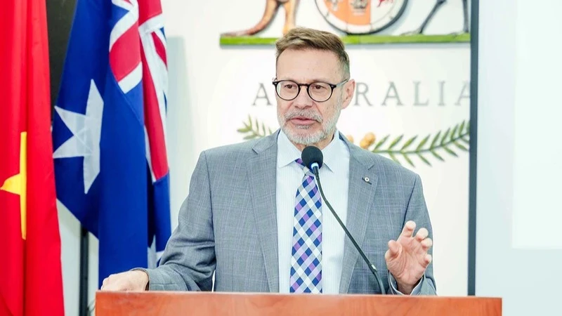 El embajador de Australia en Vietnam, Sr. Andrew Goledzinowski, habló en el evento. (Foto: Embajada de Australia en Vietnam).