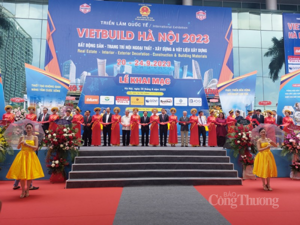 El viceministro Do Thang Hai asistió a la ceremonia de apertura de la 2.ª Exposición VIETBUILD Hanoi 2023