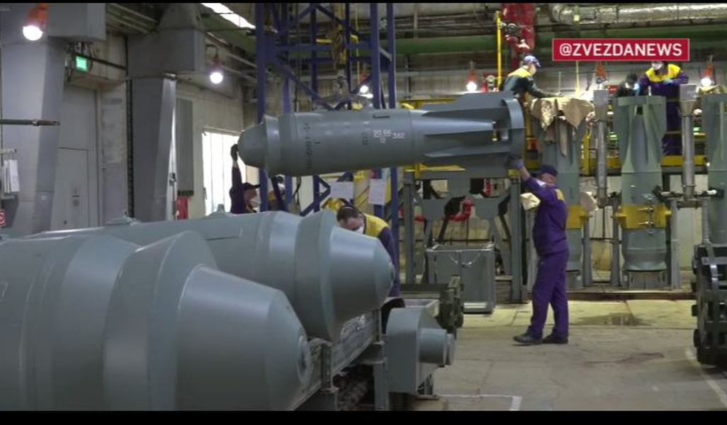 Nga sản xuất hàng loạt bom lượn 