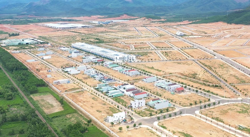 Im Jahr 2025 hat sich der Becamex VSIP Binh Dinh Industrial Park das Ziel gesetzt, 20 Projekte anzuziehen, was fast der Hälfte des Ziels entspricht, Projekte in Wirtschaftszonen und Industrieparks in Binh Dinh anzuziehen.