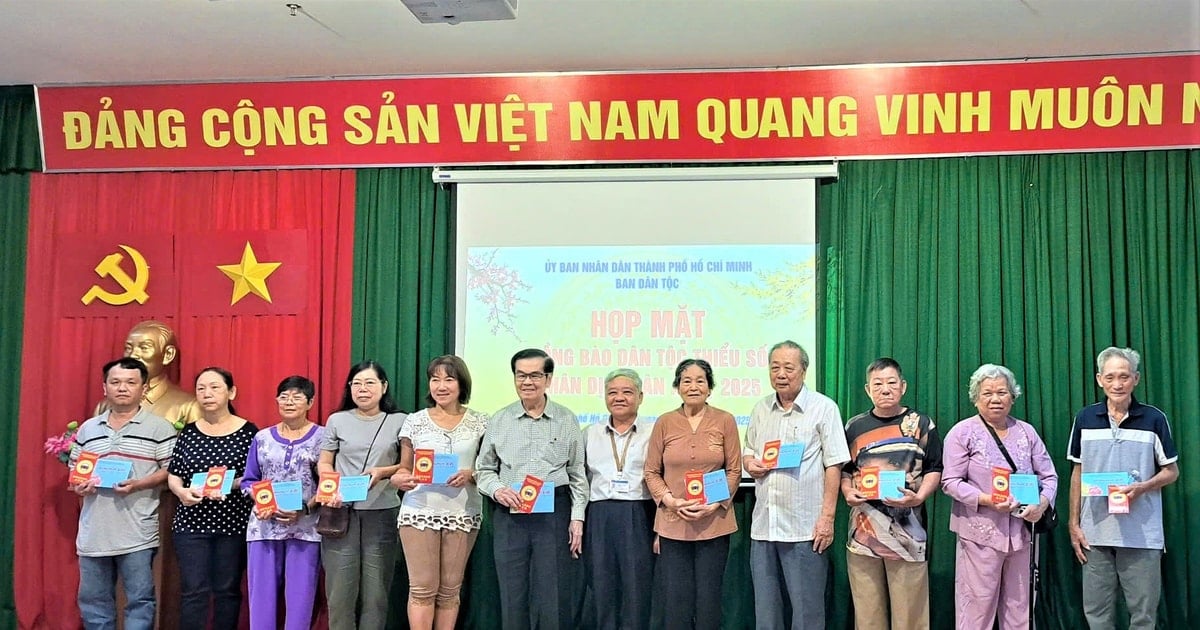 Ho Chi Minh-Ville offre 300 cadeaux du Têt aux minorités ethniques