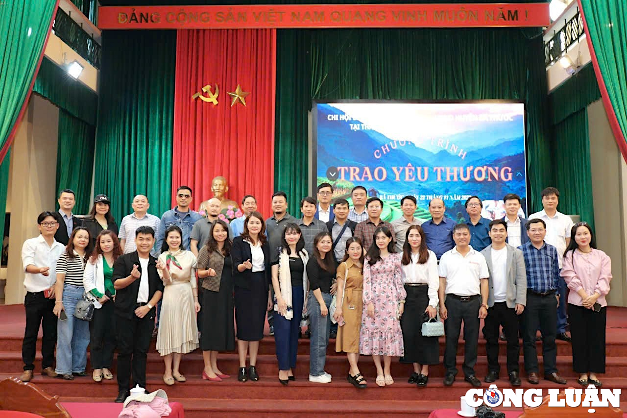 L'Association du journal Thanh Hoa se soucie du développement de ses membres image 3