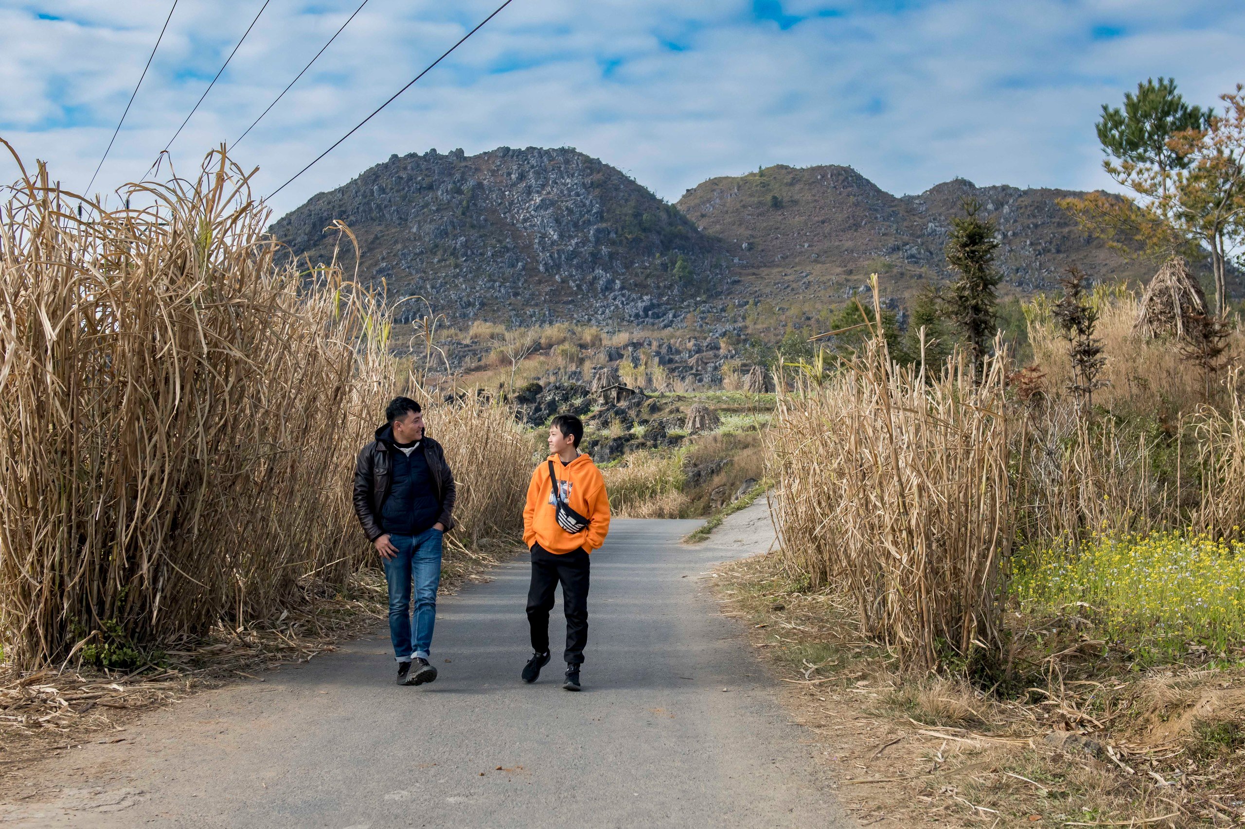 ร่วมกับ Tran Huy Thang ค้นพบ Lao Xa, Ha Giang ที่มีความงามอันน่าฝัน