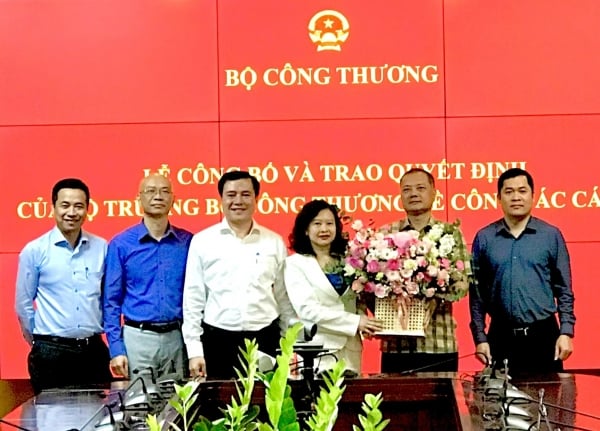 Bộ Công Thương bổ nhiệm bà Trịnh Thị Thu Hiền làm Phó Cục trưởng Cục Xuất nhập khẩu