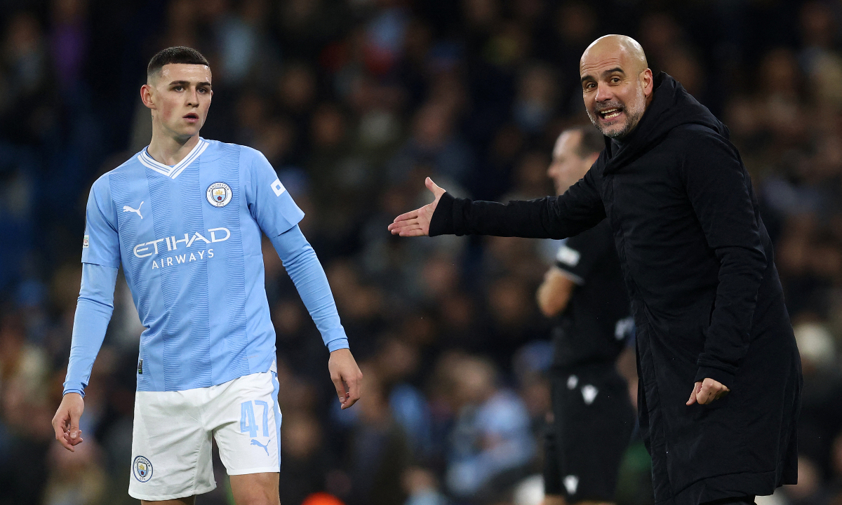 Guardiola agradece a Neville por llamar aburrido al Manchester City