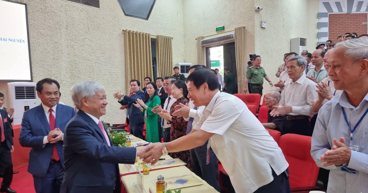 Le président Do Van Chien a assisté au 16e Congrès du Front de la Patrie du Vietnam de la province de Thai Nguyen.