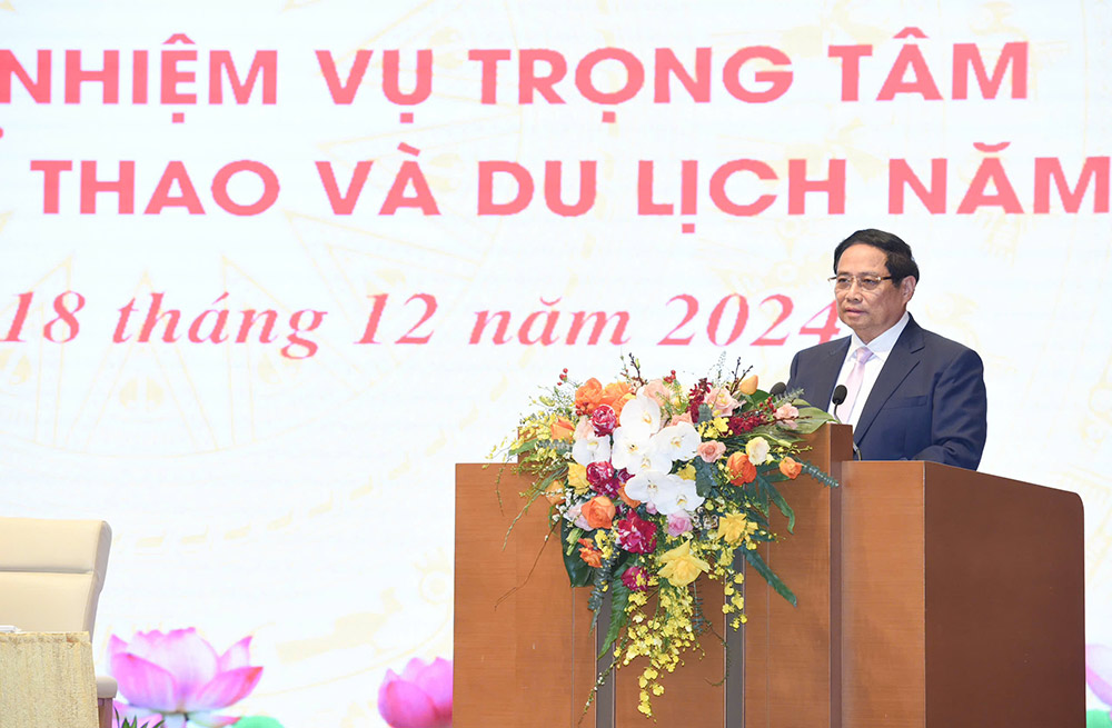 Thủ tướng Phạm Minh Chính dự Hội nghị trực tuyến tổng kết công tác năm 2024 và triển khai nhiệm vụ trọng tâm năm 2025 của ngành văn hóa, thể thao và du lịch. Ảnh: Hải Nguyễn