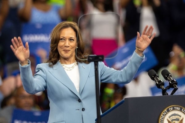 Bà Kamala Harris chính thức giành được đề cử ứng viên tổng thống đảng Dân chủ, "phó tướng" có thể là ai?