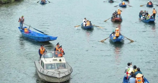 Contrôler étroitement les activités de plus de 4 000 bateaux et ferries à la pagode Huong