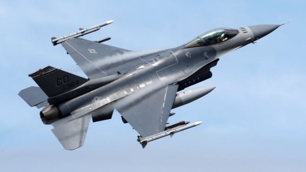 Die USA sind dabei, F-16-Kampfflugzeuge nach Kiew zu schicken, Moskau gab bekannt, dass es keinen Verhandlungsbedarf gebe, Herr Selenskyj rief die arabischen Länder zur Unterstützung auf