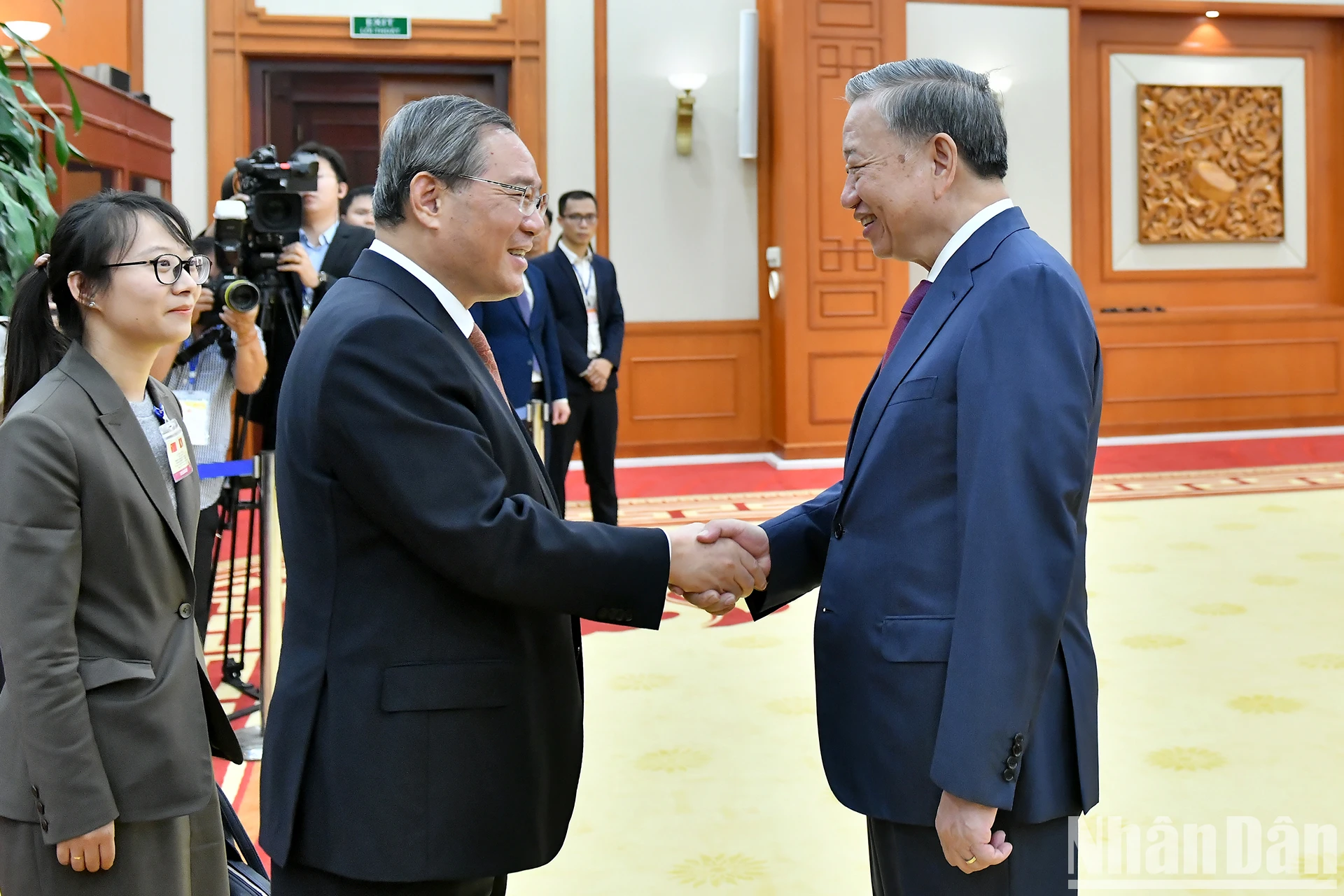 [FOTO] El Secretario General y Presidente To Lam recibe al Primer Ministro chino Li Qiang foto 1