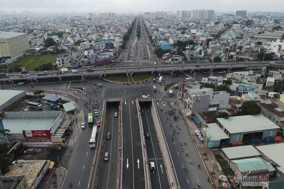 tp hcm khanh thanh nut giao thong 3 tang giai cuu ket xe phia tay bac 1 1655.jpg