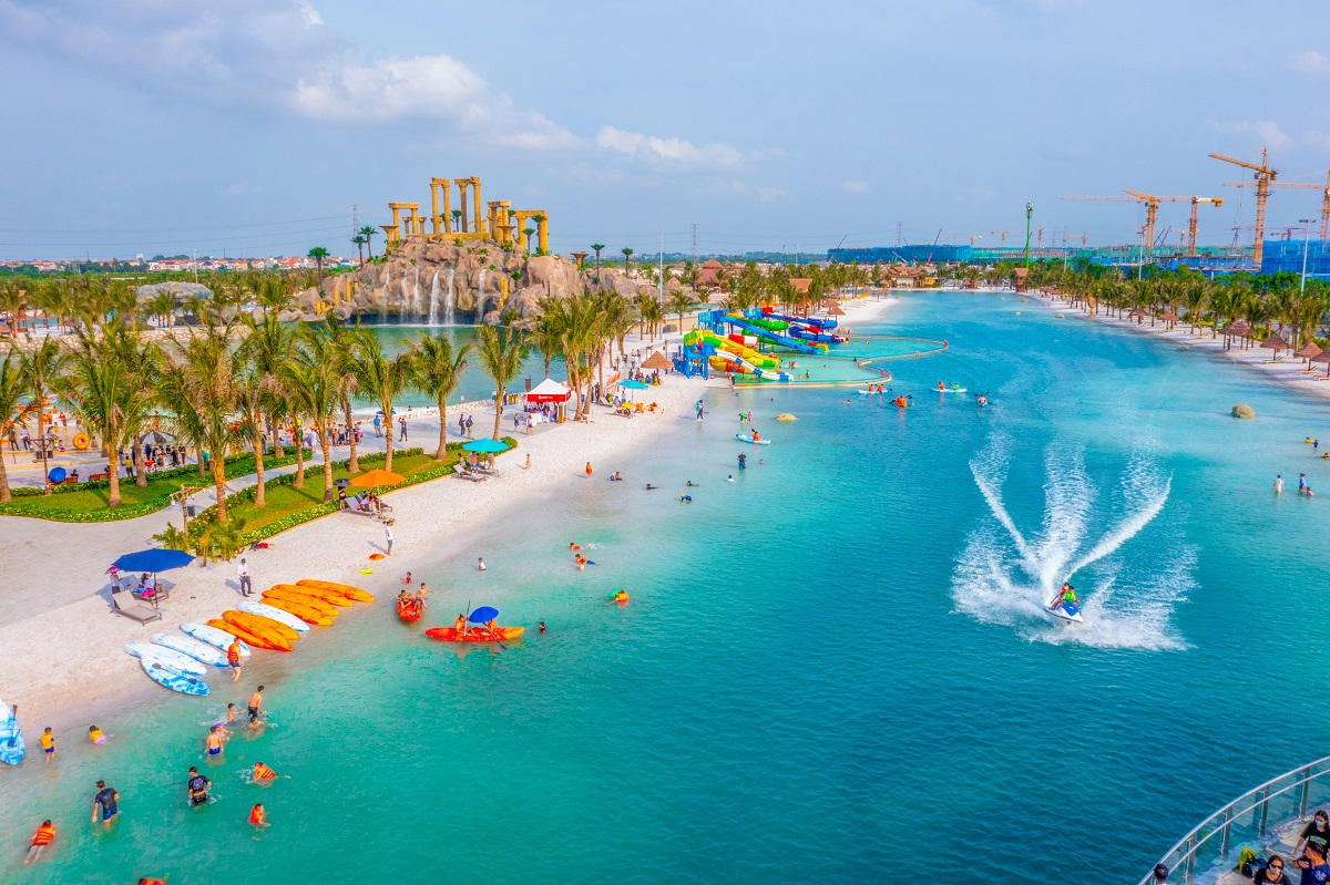 El parque acuático artificial Royal Wave Park establece un récord mundial de triplete imagen 2