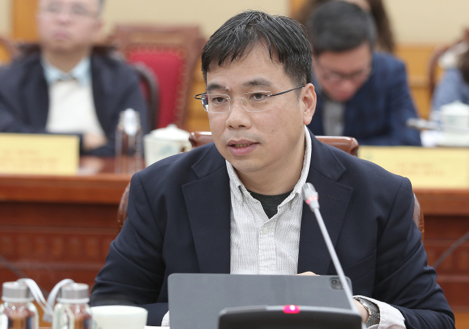 Herr Nguyen Nam Hai informierte auf der Pressekonferenz. Foto: TTTT