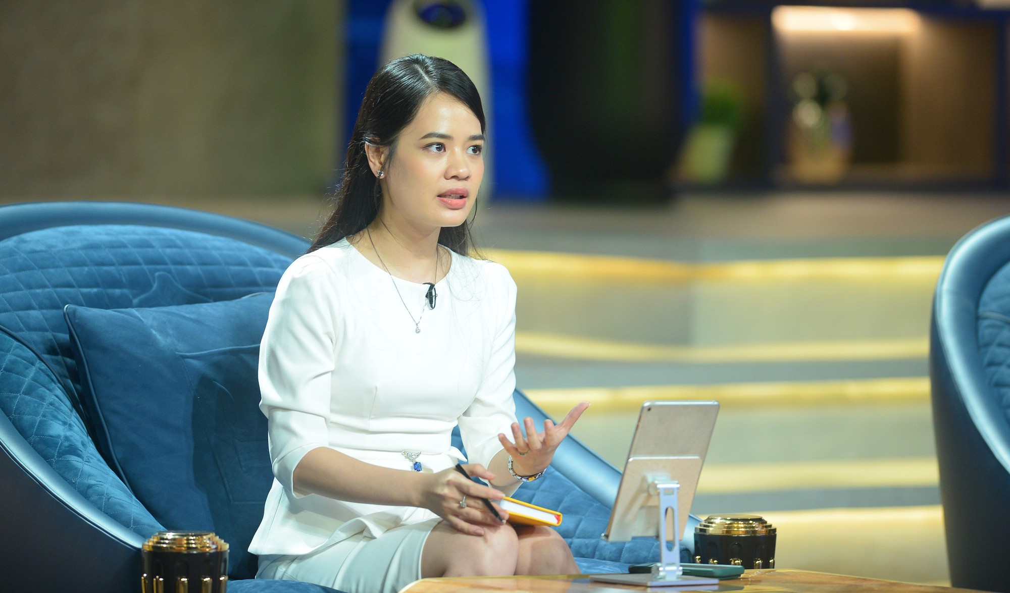 'Tân binh' làng ăn vặt dế sấy nguyên con ‘gây thương nhớ’ cho shark Erick - Ảnh 3.