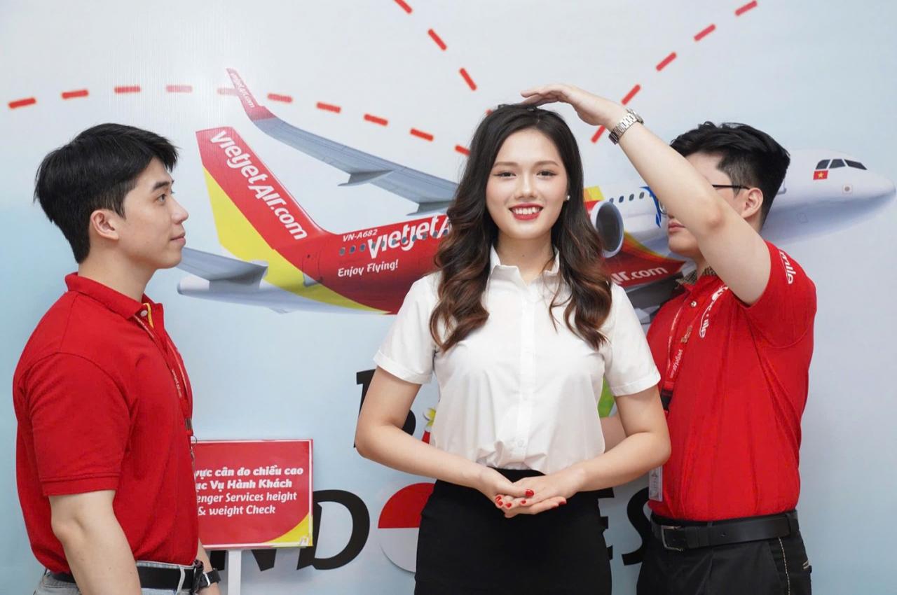 Vietjet chắp cánh ước mơ bay cho các bạn trẻ với ngày hội tuyển dụng tiếp viên hàng không tháng 10