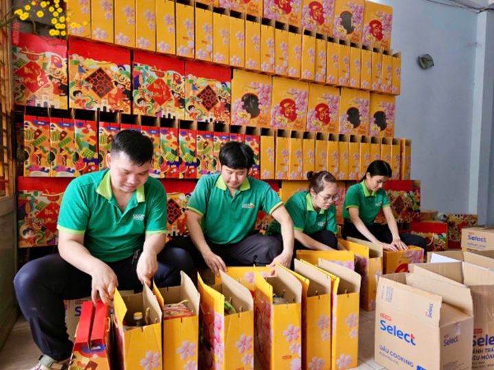 Retail units in the Saigon Co.op system are busy receiving large orders for Tet gift baskets from businesses and organizations.