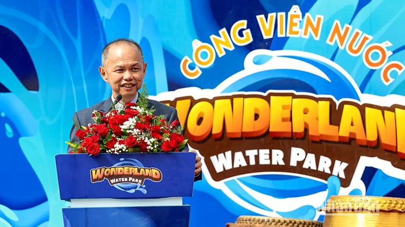 Ouverture du premier parc aquatique d'attractions à Binh Thuan photo 2