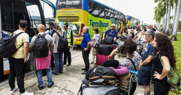 Plane encounters severe turbulence, 40 people hospitalized