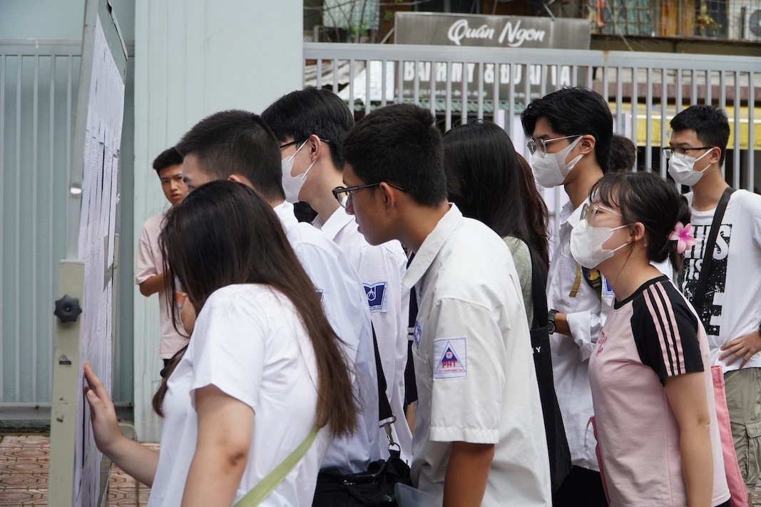 Los candidatos pueden utilizar los resultados de sus exámenes de graduación de la escuela secundaria para solicitar la admisión a la universidad en 2024. Foto: Van Trang