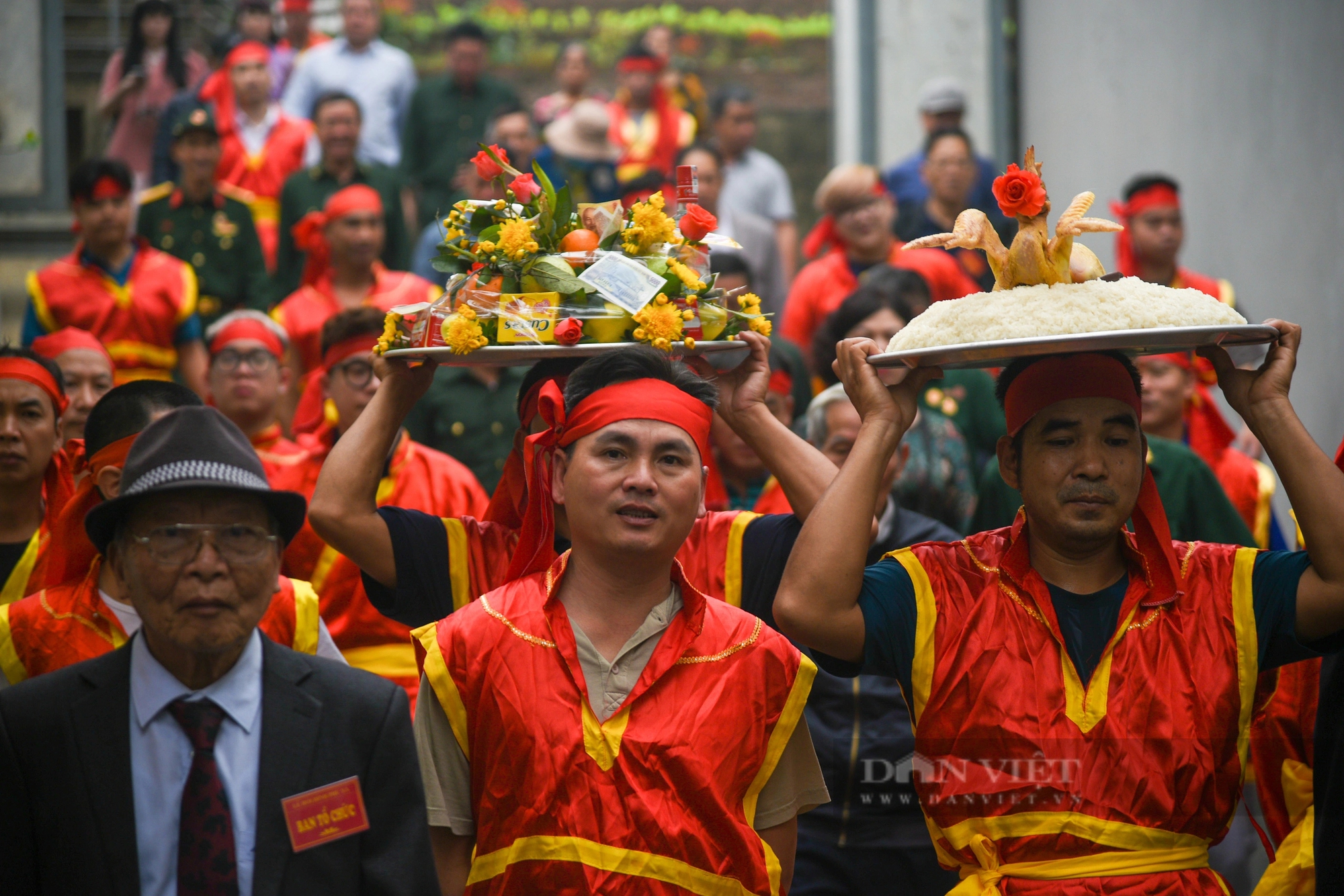 Tưng bừng lễ hội rước nước trên sông Hồng- Ảnh 2.