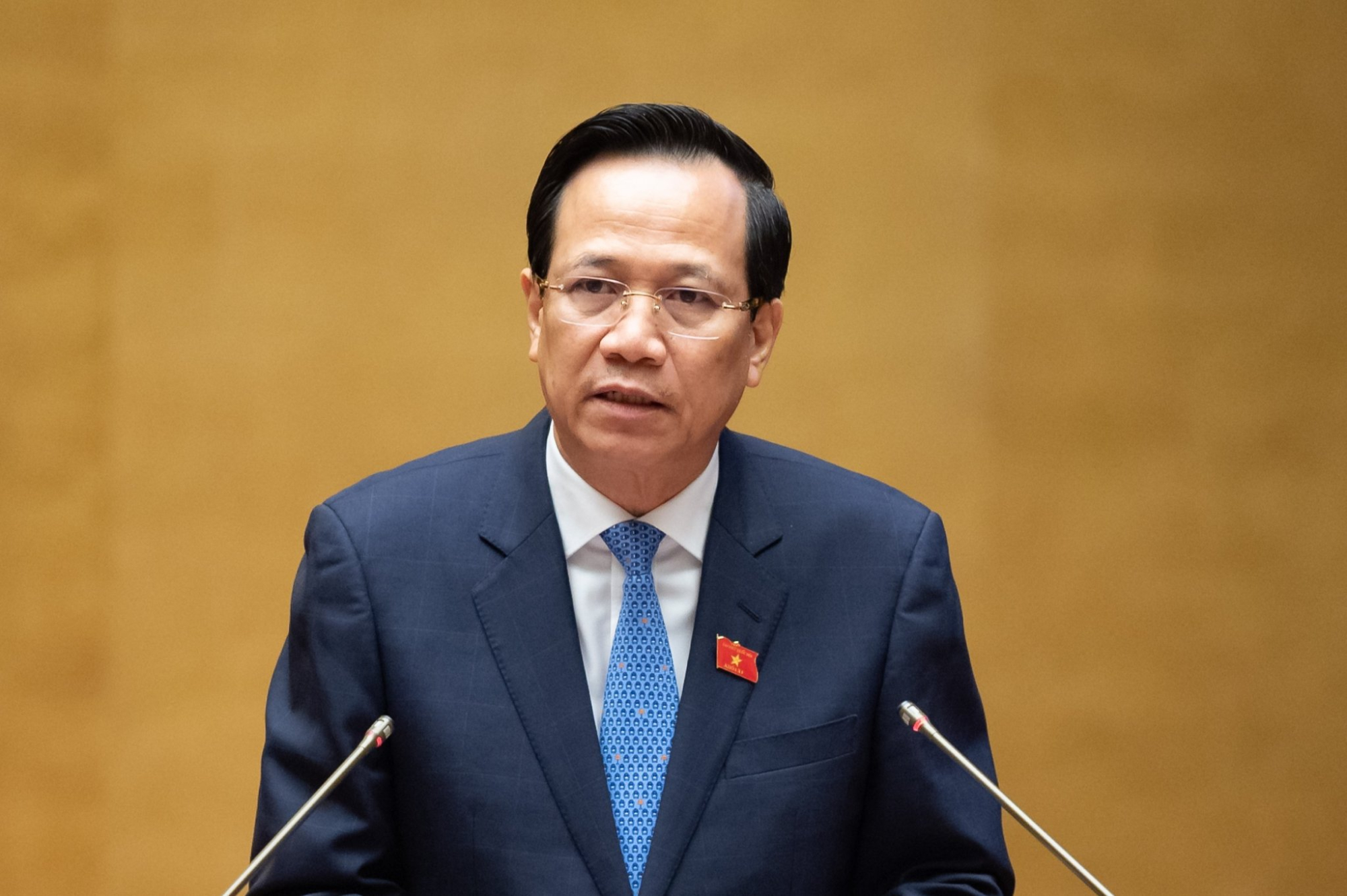 La representante de la Asamblea Nacional Nguyen Thi Viet Nga tiene una influencia no pequeña en la formación intermedia de las artes visuales 2