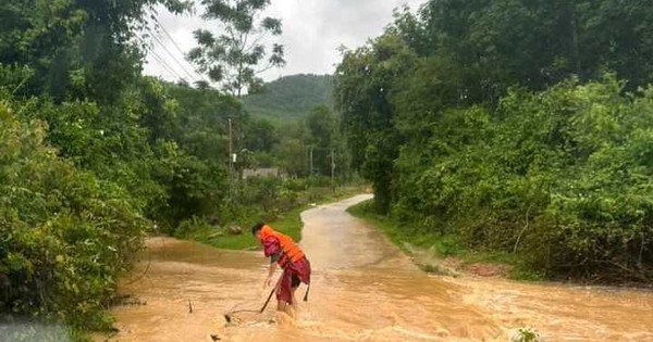 Plus de 10 800 élèves de Ha Tinh restent à la maison en raison de fortes pluies