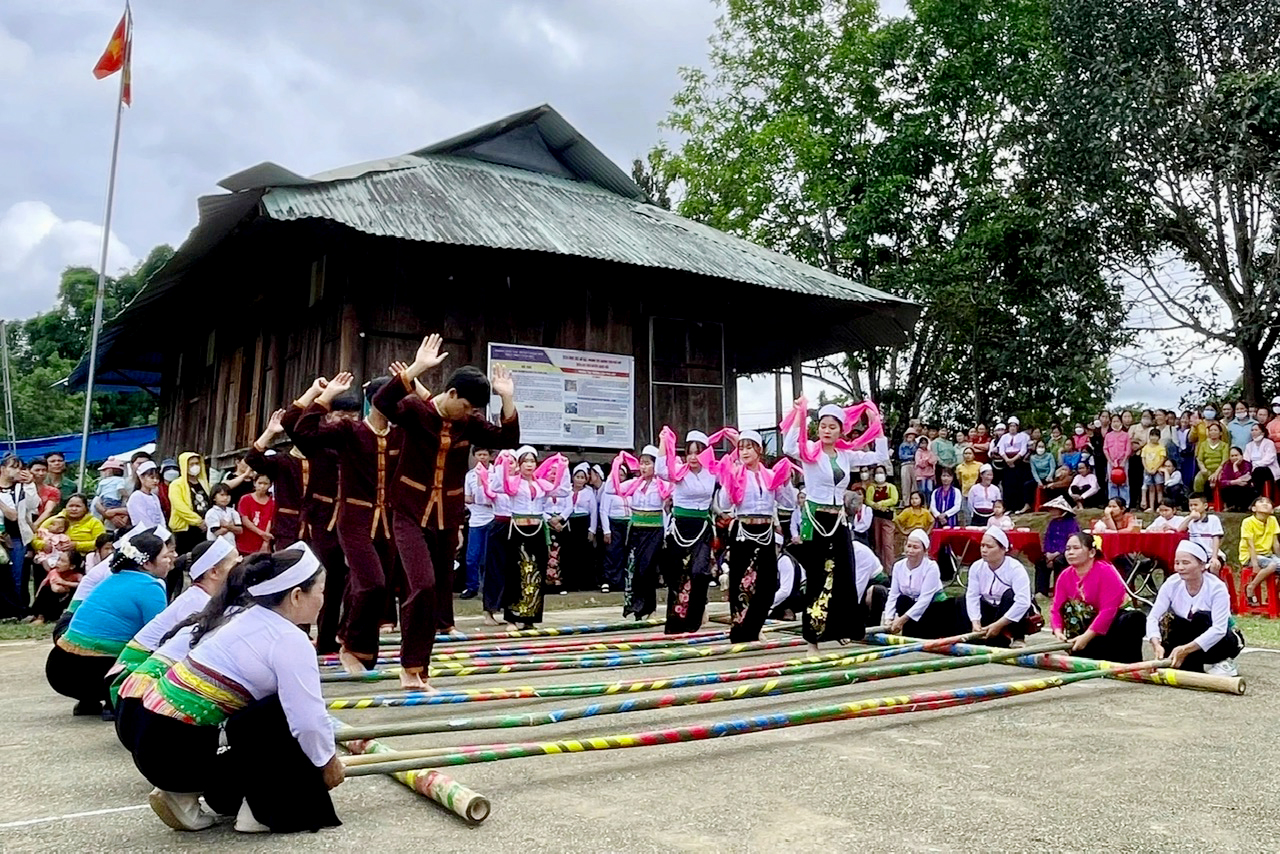 nguoi muong bao ton va phat huy van hoa truyen thong tren bien gioi kon tum hinh 1