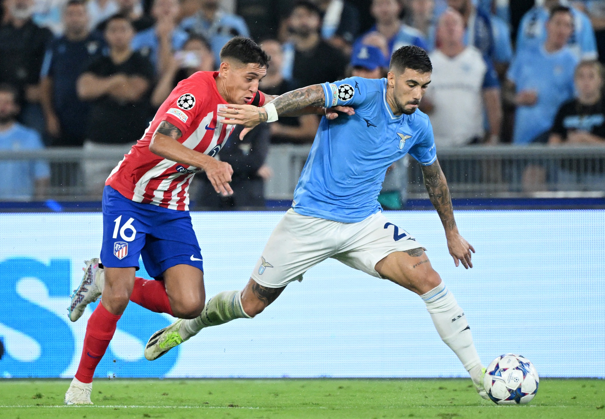 Thủ môn ghi bàn không tưởng, Lazio giật điểm từ tay Atletico Madrid - Ảnh 2.