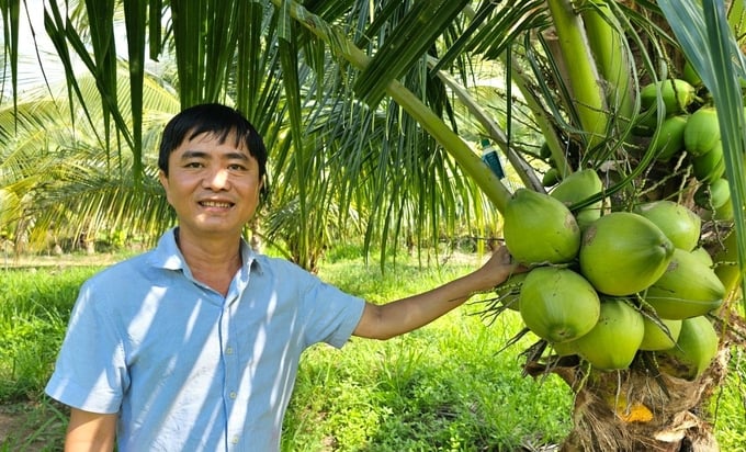 Sr. Nguyen Phi Truong, propietario de la granja de cocos Phuong Hoang Farm. Foto: Arquitecto.