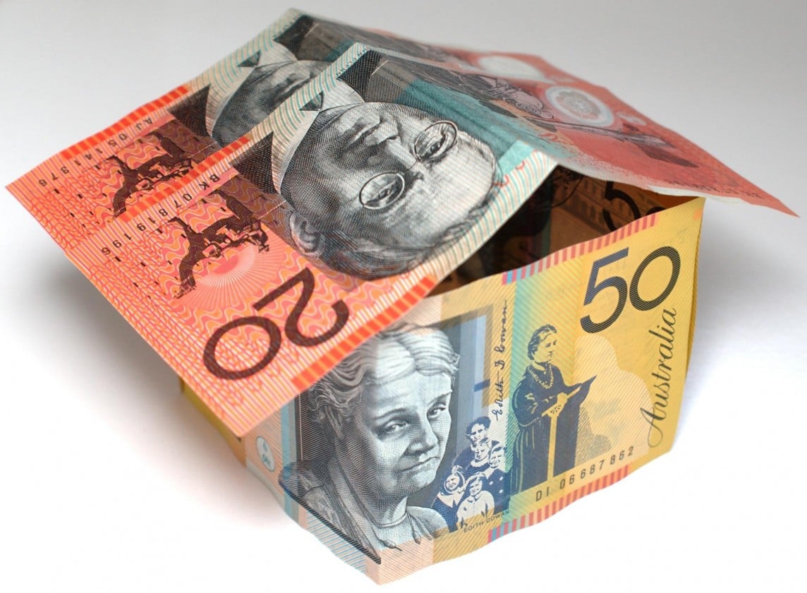 Australian dollar price fluctuates little; AUD ACB decreases in both buying and selling directions